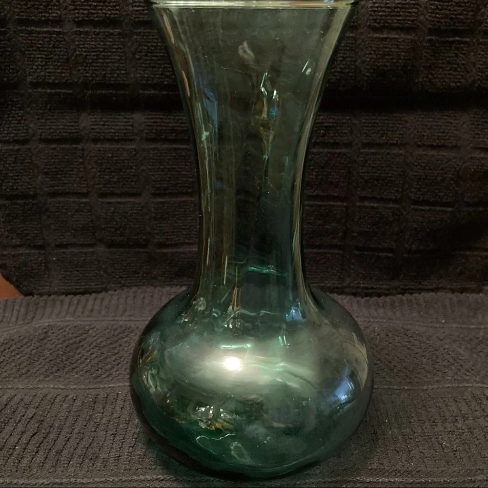 Vintage Hand Blown Green Glass Flower Vase with Swirl Pattern
